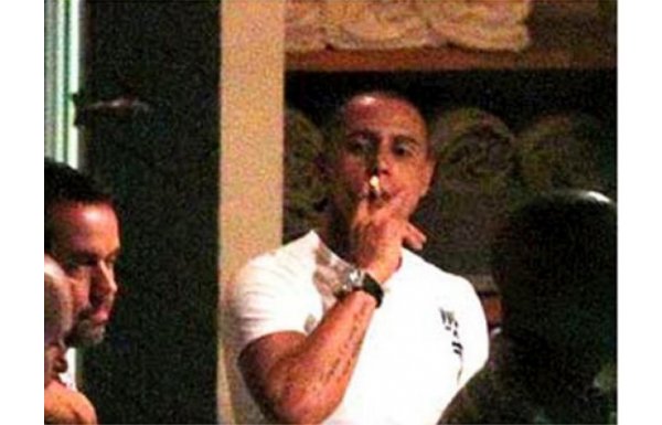 Sigara içerken yakalandılar!