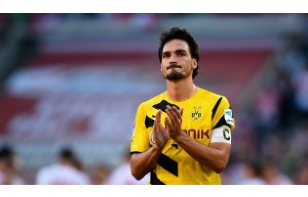 4) Mats Hummels