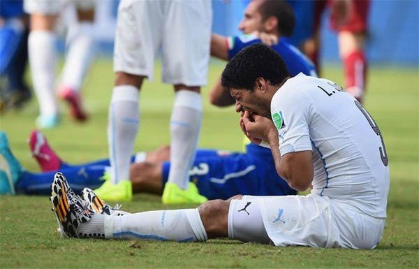 Şok iddia! Suarez'den bir ısırık vakası daha...