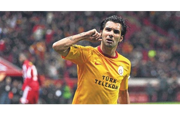 Engin Baytar, Galatasaray'da kalıyor