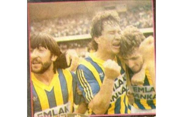 8) Galatasaray 3-4 Fenerbahçe /1989