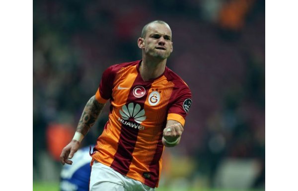 Sneijder’in gecesi - Osman Şenher / Milliyet