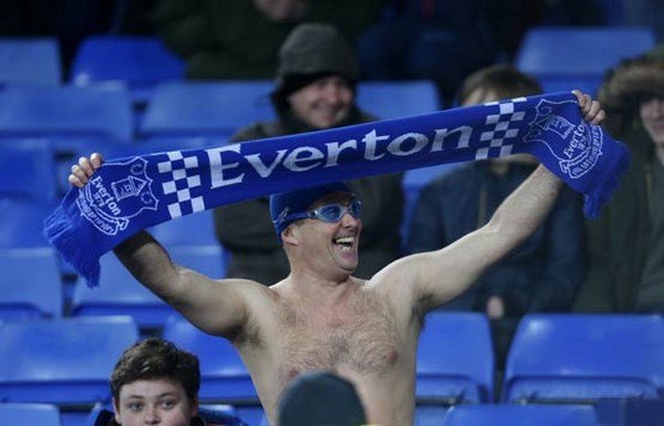'Liverpool elendi, Everton taraftarı çıldırdı!