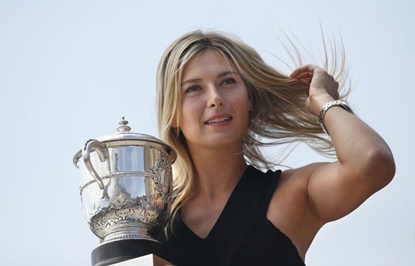 Sharapova'dan Şampiyonluk Pozları..