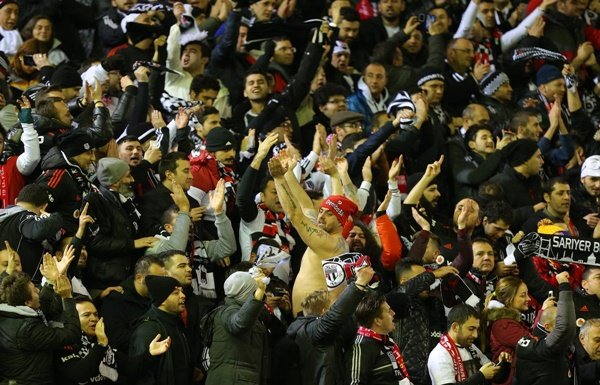'İngilizler Beşiktaş taraftarlarına hayran kaldı 