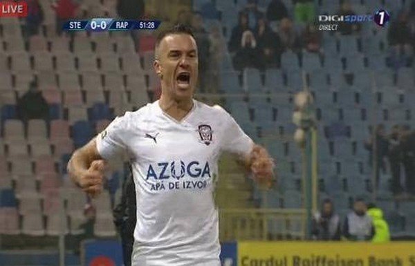 Derbide Pancu'dan şok hareket!