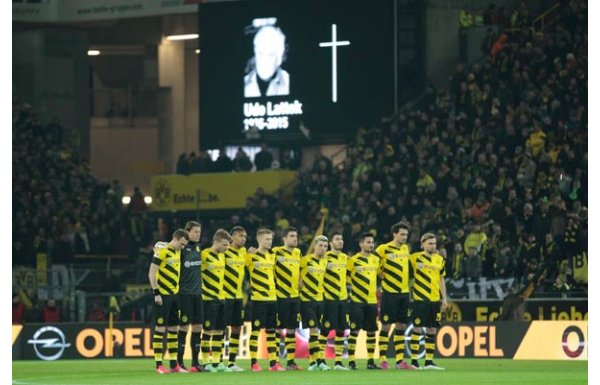Kaleci Weidenfeller tellere çıktı ve...