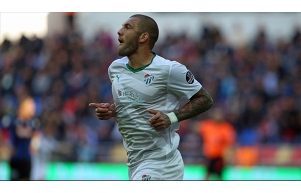 KRALLIKTA CARDOZO İLE ÇEKİŞİYOR!