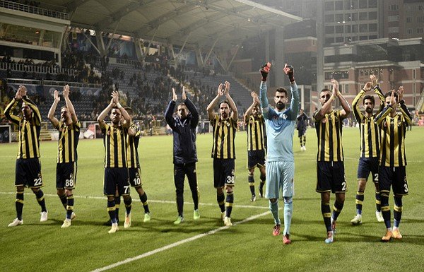 'Ersun Yanal'dan, İsmail Kartal'a büyük fark