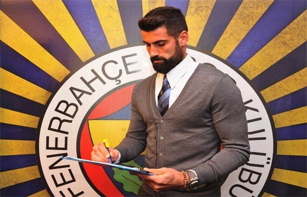 Takım arkadaşlarından Volkan Demirel'e şok tepki!