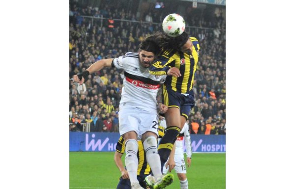 Tribünün hamlesi (Attila Gökçe)