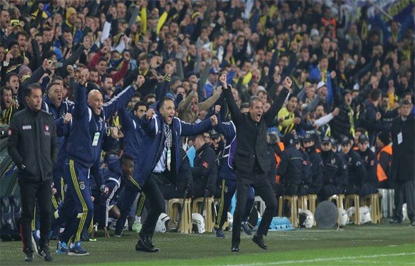 Gol geldi, İsmail Kartal ve Emenike çıldırdı!