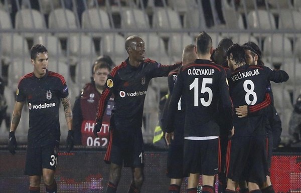 Beşiktaş eleme maçlarında Olimpiyat Stadı'nda turluyor!