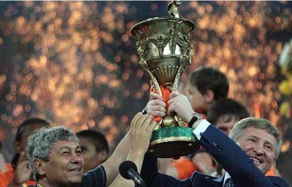 LUCESCU KUPA KOLEKSİYONCUSU