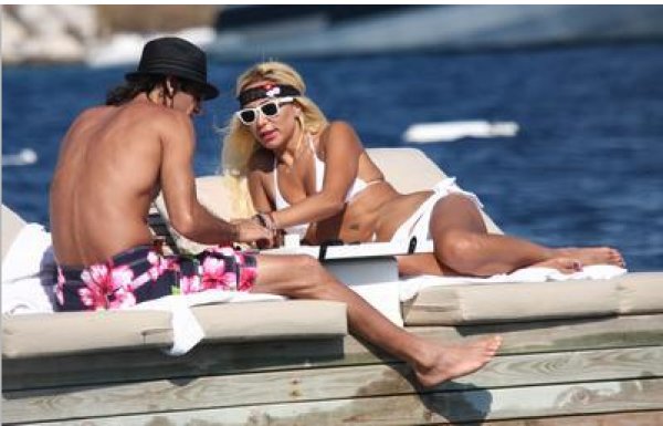 'Rüştü Reçber'in eşinden olay açıklamalar