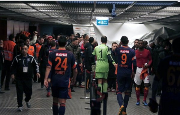 Arena'nın koridorlarında kavga çıktı! İşte o anlar...
