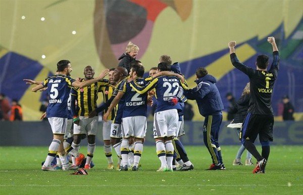 8 hamlede Aslan'ı tuş etti!