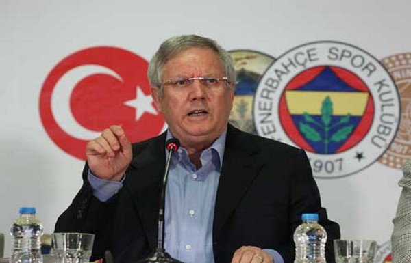Aziz Yıldırım, Emenike'nin arkasında çünkü...