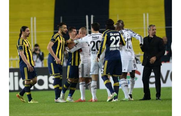 Beşiktaş’a maç tekrarı cevabı: Yanlış üstüne yanlış yapıyorlar