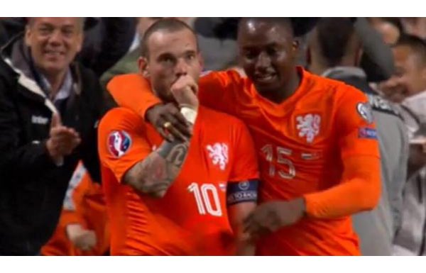 Fenerbahçeli ünlüden Sneijder'e ŞOK sözler!