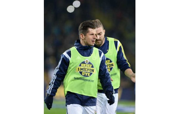 Fenerbahçe'de sürpriz! İki yıllık imza...