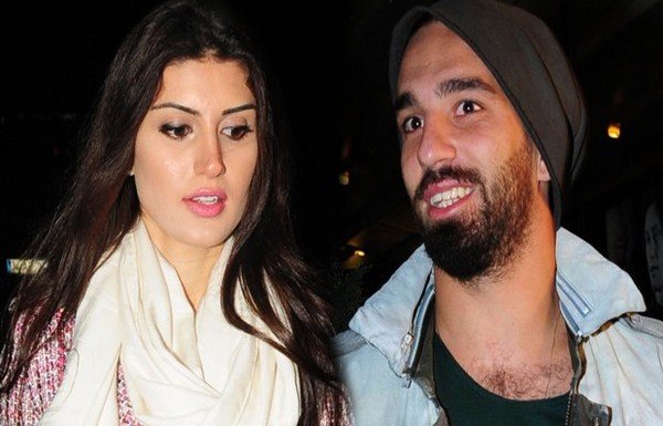 'Arda Turan aşk üçgeninde