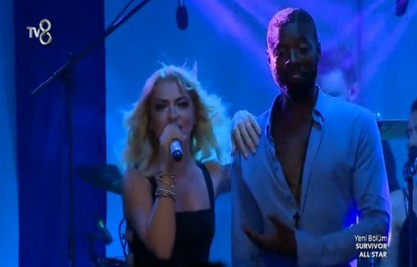 'Survivor'da birleşme partisinde 'Hadise' çıktı!