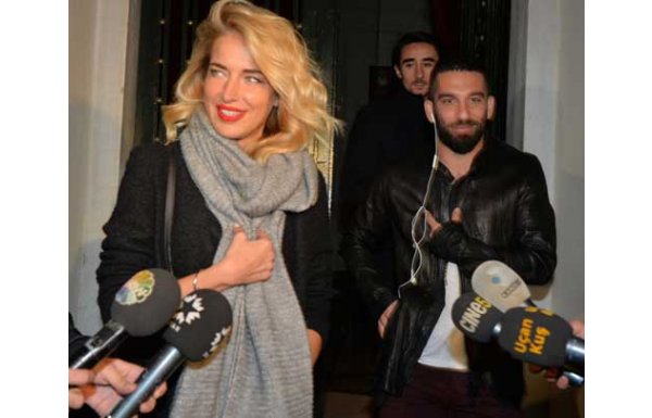 Arda Turan aşk üçgeninde