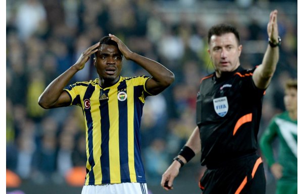 Emenike'ye taraftardan büyük tepki