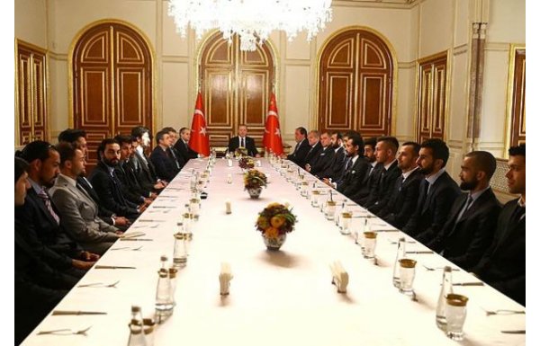 Futbolculara olay sözler! 'Cumhurbaşkanı'nın yanında kuzu gibiydiniz'