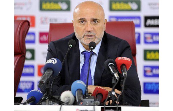 Hikmet Karaman'dan F.Bahçe'ye transfer çalımı!
