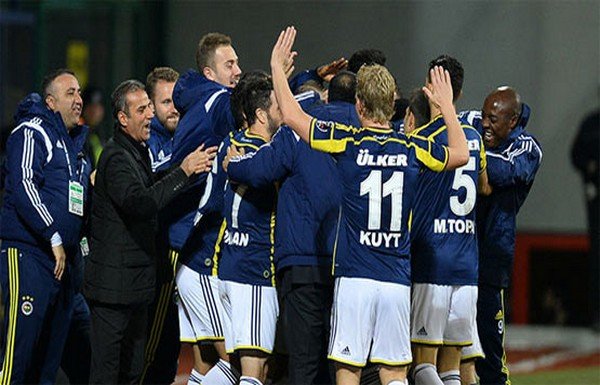 F.Bahçe'de flaş imza! 2 yıl daha...