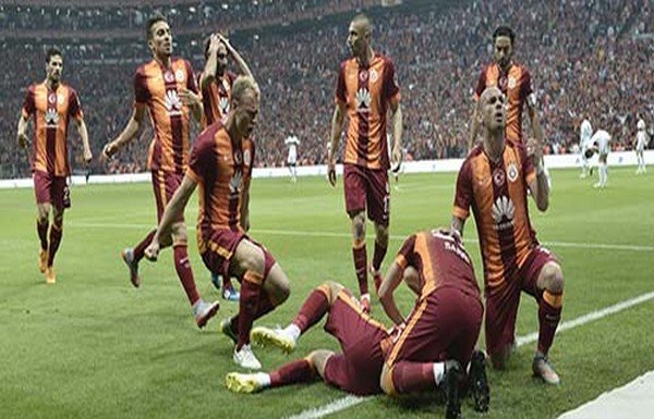 'Galatasaray yorumcuların yüzünü kızarttı