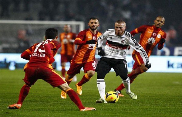 Spor yazarlarının derbi tahminleri