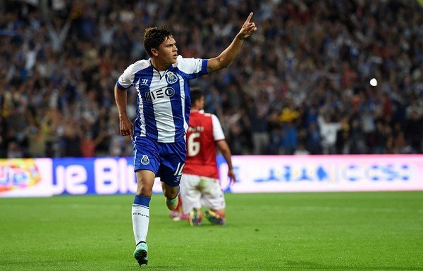 'Fenerbahçe'de Diego'nun yerine genç dünya yıldızı