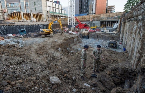 'Faciadan dönüldü! Stadın altında bomba...