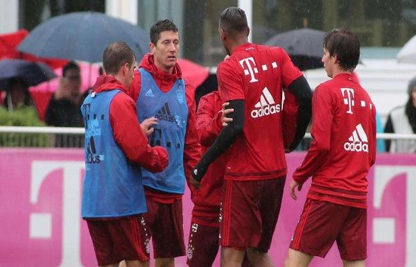 Bayern idmanında kavga var