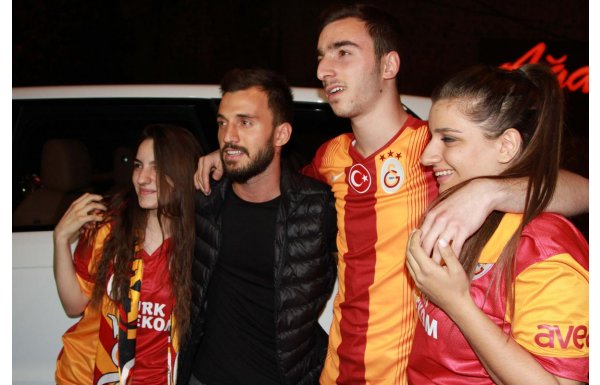Galatasaraylı yıldızların şampiyonluk kutlaması