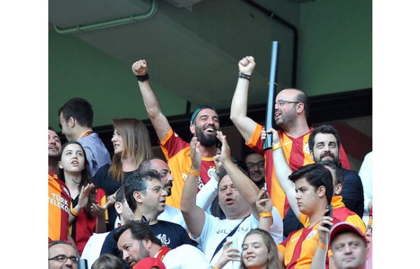 Arda Turan gole böyle sevindi!