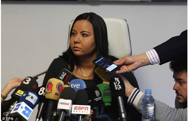 'Daniel Alves'in eşi G.Saray'a transferi bitirdi!