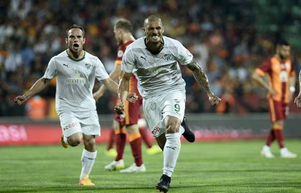 'Fenerbahçe'den bir Brezilyalı transferi daha