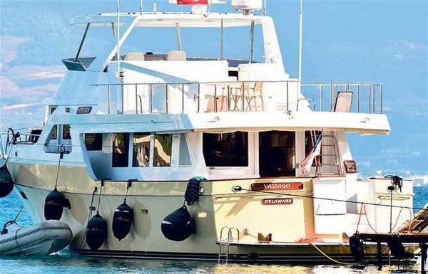 'Ersun Yanal eşinden ayrıldı, teknenin adını değiştirdi!