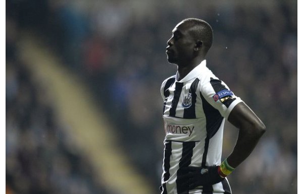 Newcastle United'lı yıldız sevgilisi varken başkasıyla evlendi!