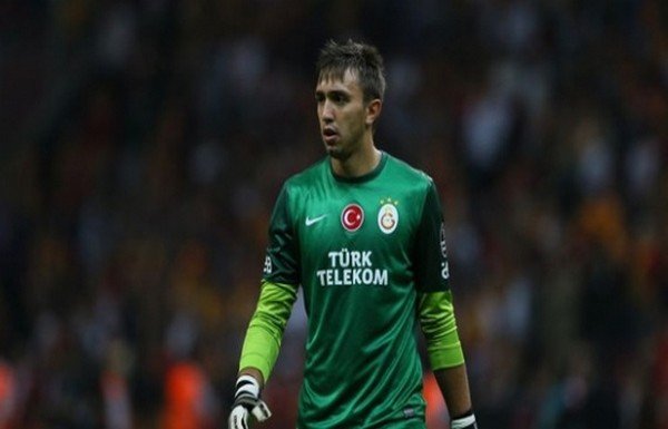 'İngiliz devleri Muslera'yı istiyor