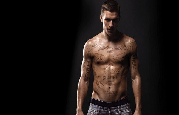 'Podolski geldi sosyal medya yıkıldı