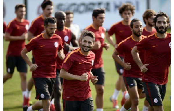 Sabri Sarıoğlu kendisini sakatladı