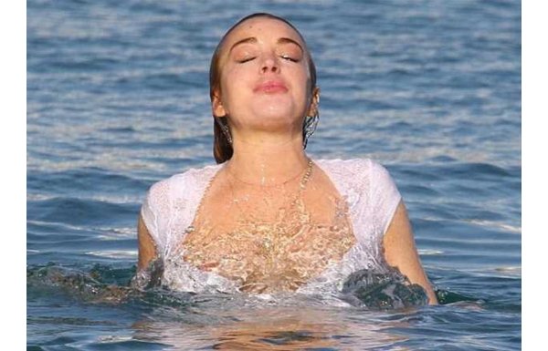 'Amerikalı seksi model bu kez Yunan adalarında