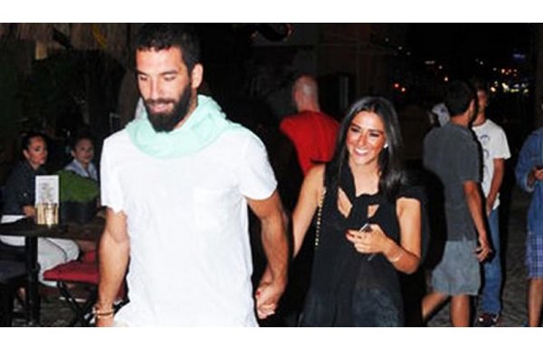 Ardanın tatilde harcadığı para dudak uçuklattı