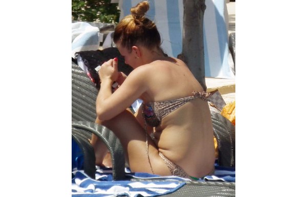 Coleen Rooney tatilde, Wayne Rooney işte!