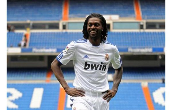 17) Emmanuel Adebayor